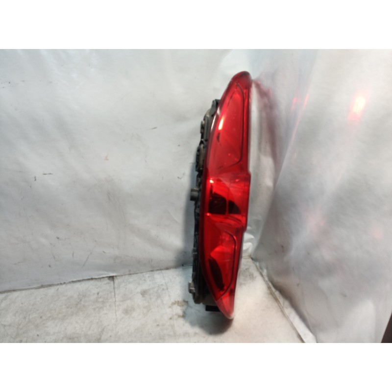 Recambio de piloto trasero izquierdo para fiat doblo 1.3 16v jtd cat referencia OEM IAM 20380751 20380751 20380751