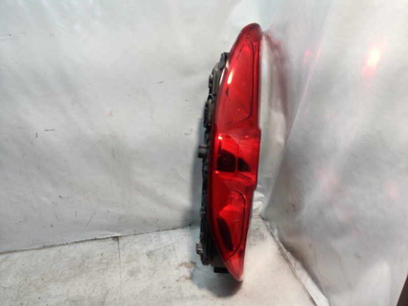 Recambio de piloto trasero izquierdo para fiat doblo 1.3 16v jtd cat referencia OEM IAM 20380751 20380751 20380751