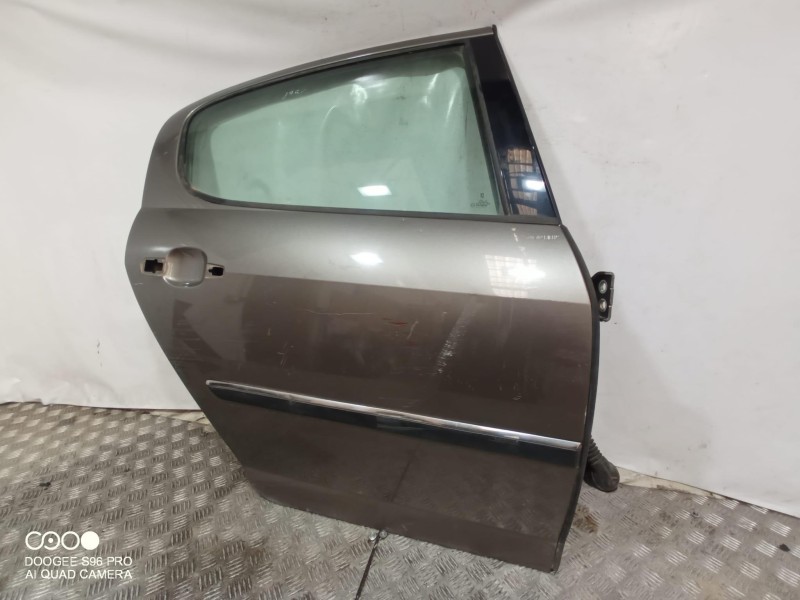Recambio de puerta trasera derecha para peugeot 407 referencia OEM IAM   
