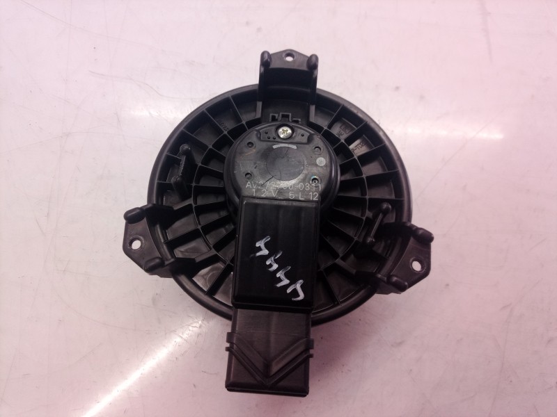 Recambio de motor calefaccion para toyota yaris active referencia OEM IAM AV2727000311 AV2727000311 AV2727000311