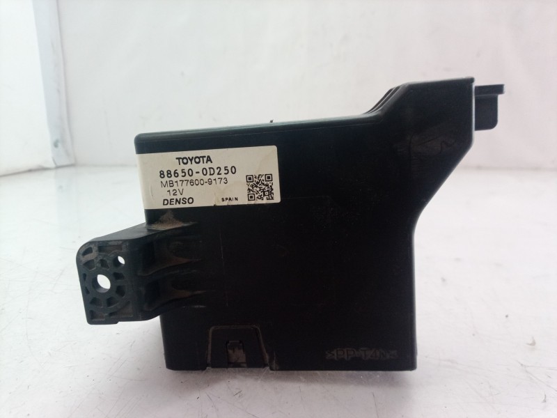 Recambio de centralita aire acondicionado para toyota yaris active referencia OEM IAM 886500D250 886500D250 MB1776009173