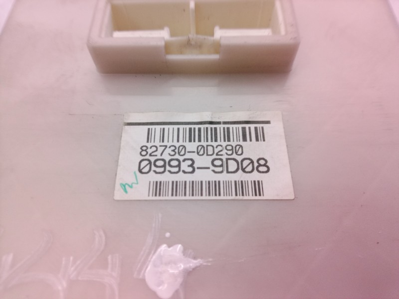 Recambio de caja reles / fusibles para toyota yaris active referencia OEM IAM 827300D290 827300D290 827300D290