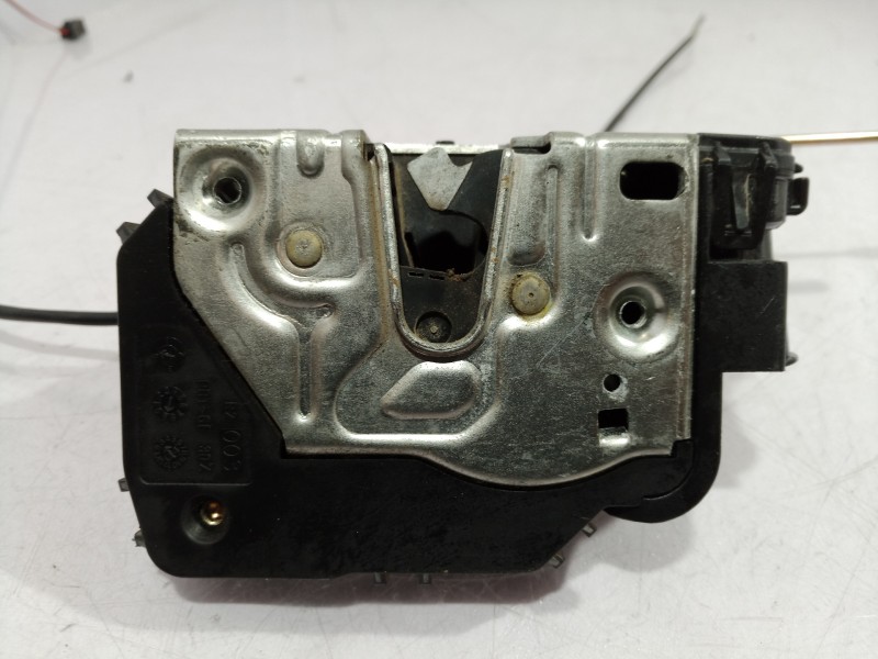 Recambio de cerradura puerta delantera derecha para mercedes-benz clase e (w211) berlina referencia OEM IAM 004138112633 0041381
