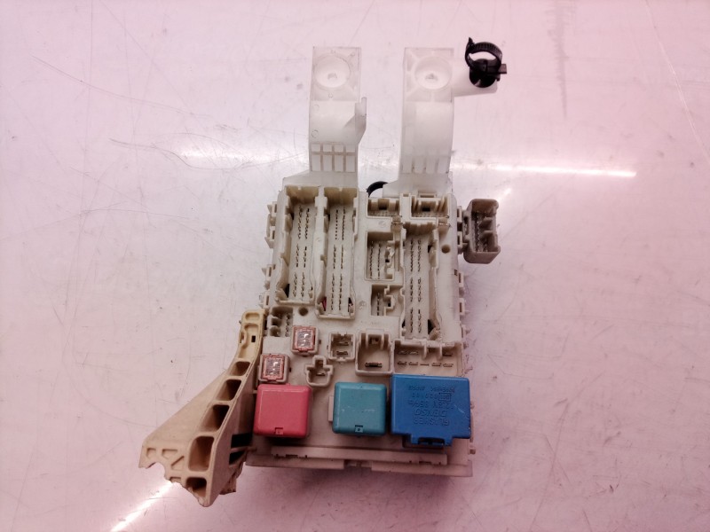 Recambio de caja reles / fusibles para toyota yaris active referencia OEM IAM 827300D290 827300D290 827300D290