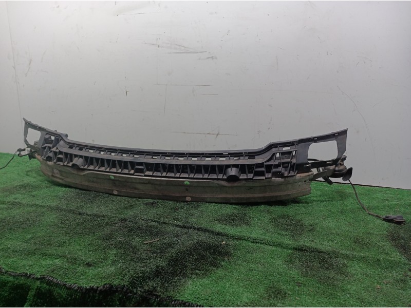 Recambio de refuerzo paragolpes delantero para audi a4 berlina (8e) 1.9 tdi (96kw) referencia OEM IAM   