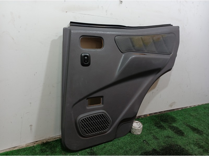 Recambio de guarnecido puerta trasera derecha para nissan terrano/terrano.ii (r20) sport referencia OEM IAM   