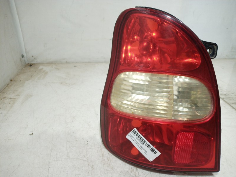 Recambio de piloto trasero izquierdo para kia carnival ii 2.5 v6 executive referencia OEM IAM   