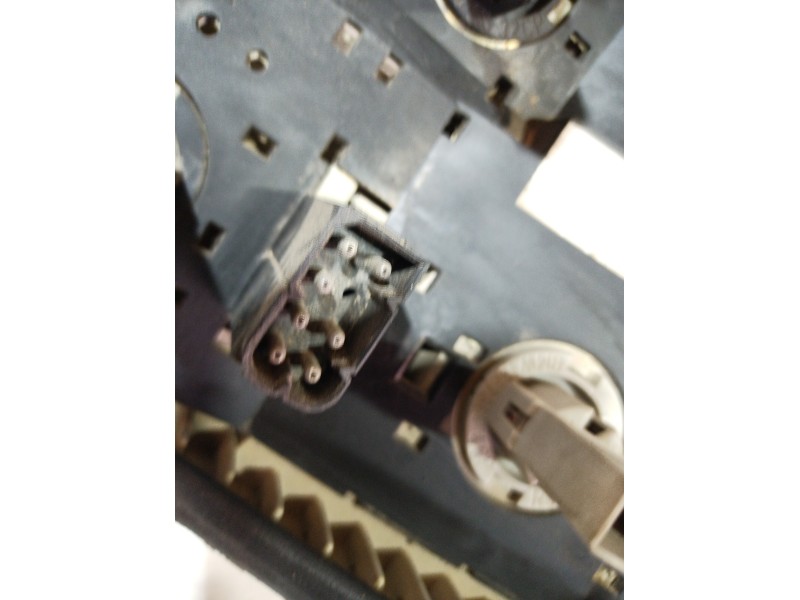 Recambio de piloto trasero izquierdo para bmw serie 3 berlina (e36) referencia OEM IAM 1387045 1387045 1387045