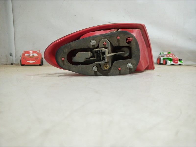 Recambio de piloto trasero derecho para alfa romeo 147 (190) referencia OEM IAM 46556347 46556347 46556347