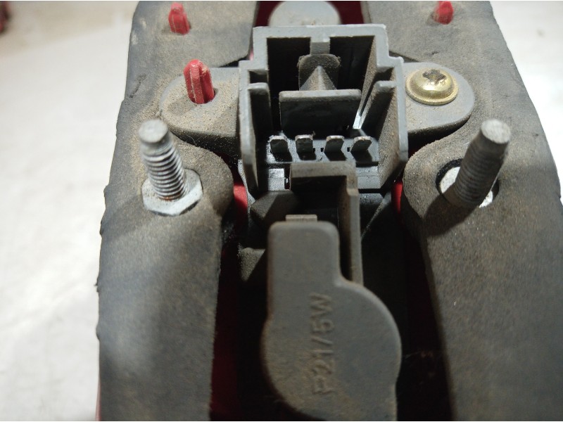 Recambio de piloto trasero derecho para alfa romeo 147 (190) referencia OEM IAM 46556347 46556347 46556347