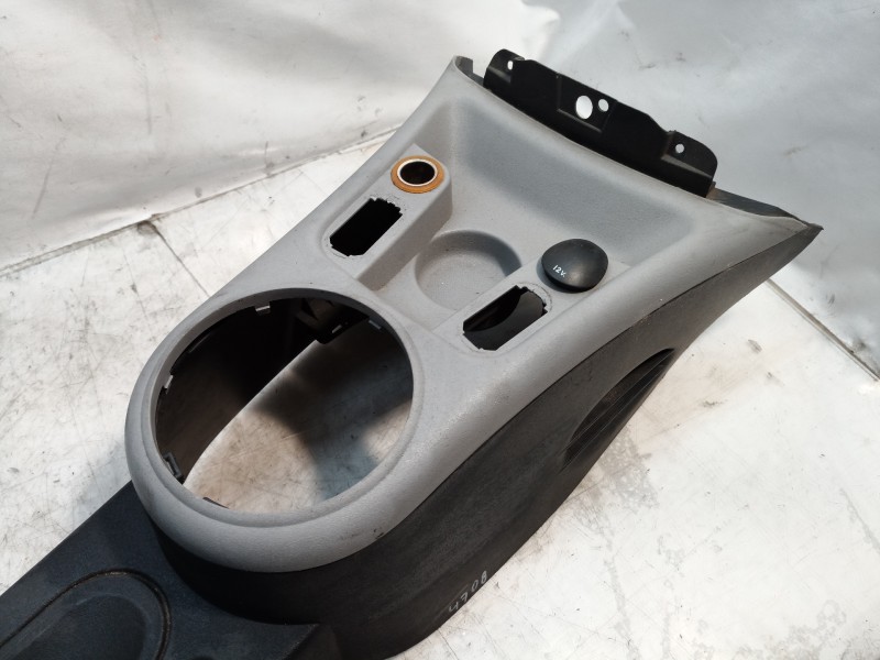 Recambio de consola central tras. para citroën c3 pluriel 1.4 exclusive referencia OEM IAM 9643735277 9643735277 9643735277