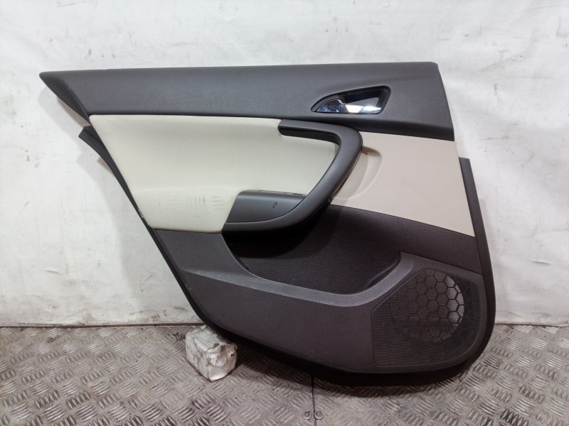 Recambio de guarnecido puerta trasera izquierda para opel insignia sports tourer cosmo referencia OEM IAM   