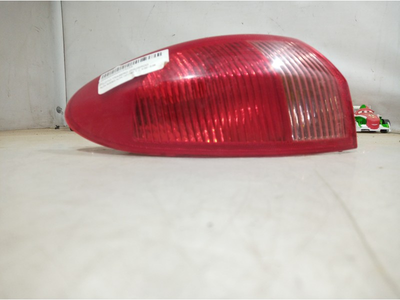 Recambio de piloto trasero izquierdo para alfa romeo 147 (190) referencia OEM IAM 46556349 46556349 46556349