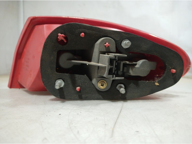 Recambio de piloto trasero izquierdo para alfa romeo 147 (190) referencia OEM IAM 46556349 46556349 46556349