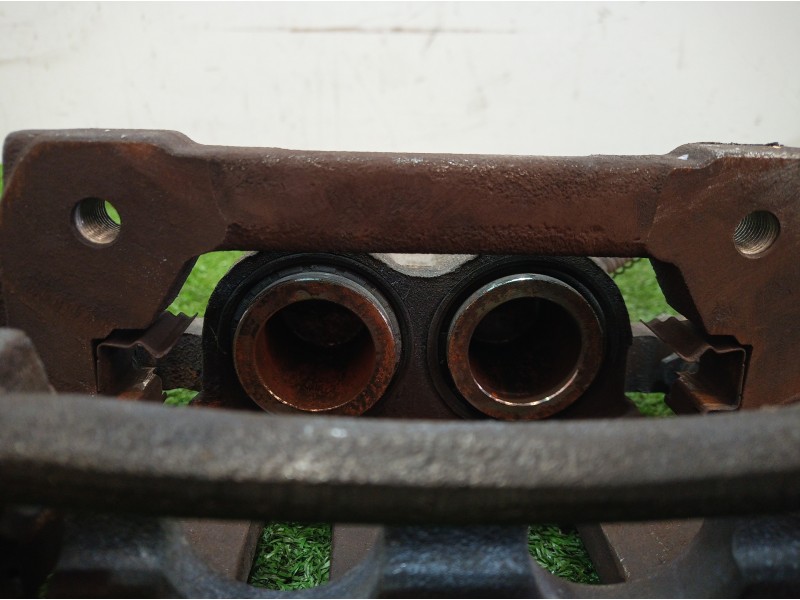 Recambio de pinza freno delantera derecha para mahindra xuv 500 xuv 500 fwd w6 referencia OEM IAM   