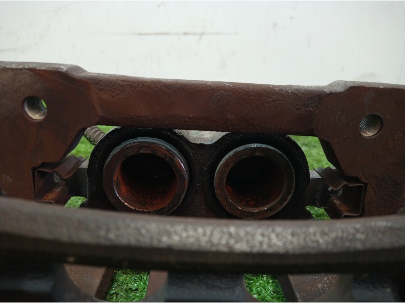 Recambio de pinza freno delantera izquierda para mahindra xuv 500 xuv 500 fwd w6 referencia OEM IAM   