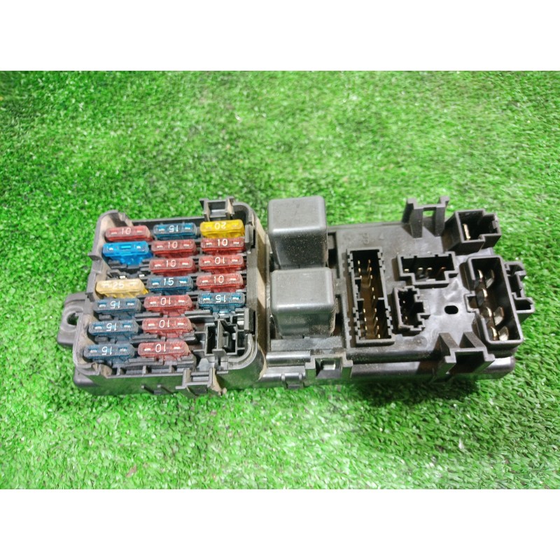 Recambio de caja reles / fusibles para mitsubishi montero (v20/v40) 2.8 turbodiesel referencia OEM IAM   
