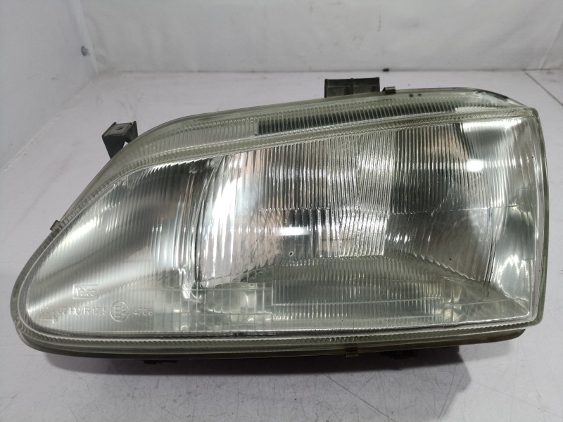 Recambio de faro izquierdo para renault megane i classic (la0) referencia OEM IAM 7700831462 7700831462M 7700831462M