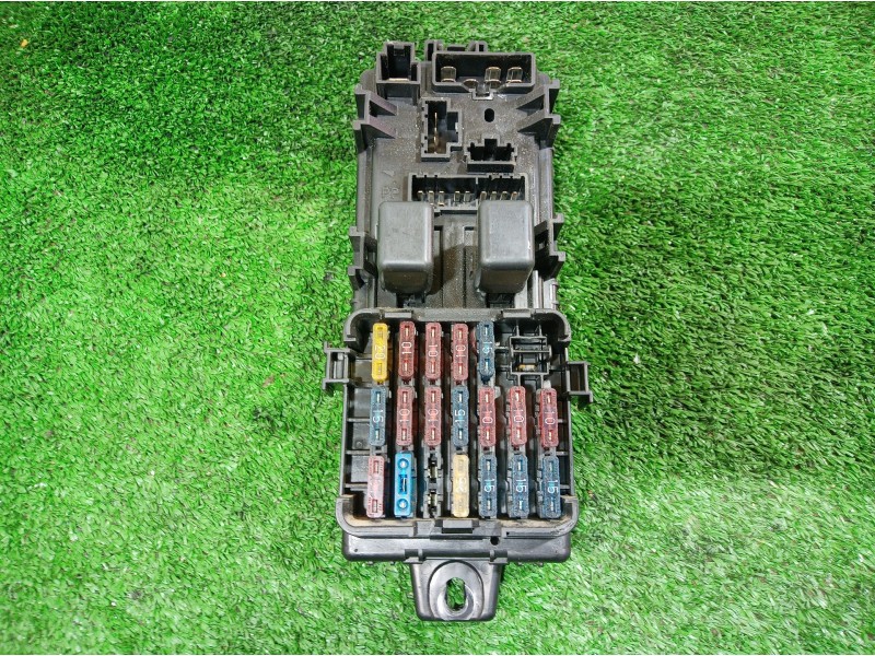 Recambio de caja reles / fusibles para mitsubishi montero (v20/v40) 2.8 turbodiesel referencia OEM IAM   