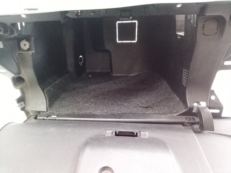 Recambio de guantera para ford galaxy (ca1) ghia referencia OEM IAM 6M21U06010 6M21U06010 6M21U04406