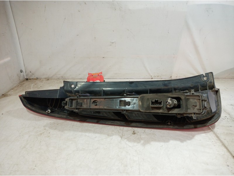 Recambio de piloto trasero derecho para ford fiesta (cbk) referencia OEM IAM 392450 392450 392450