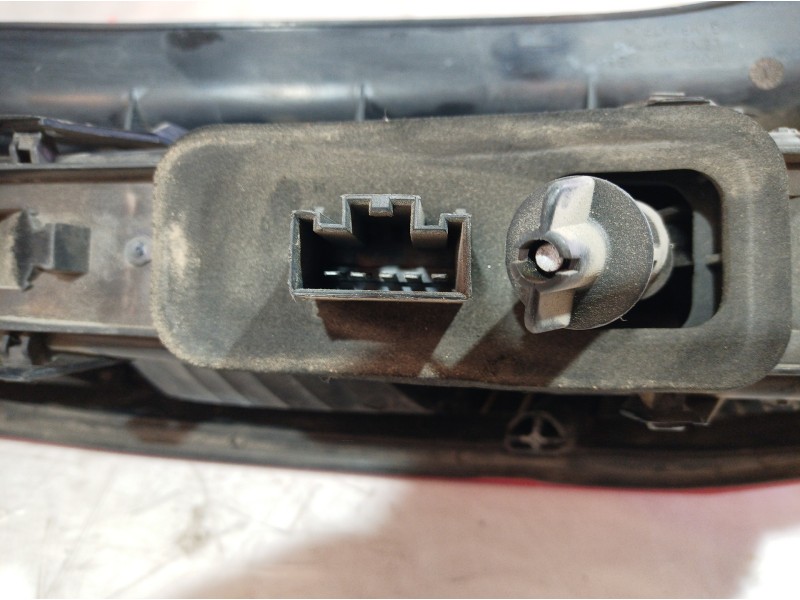 Recambio de piloto trasero derecho para ford fiesta (cbk) referencia OEM IAM 392450 392450 392450