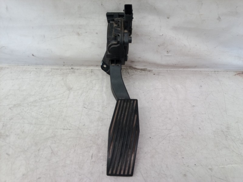 Recambio de pedal acelerador para opel insignia sports tourer cosmo referencia OEM IAM 13237352 13237352 13237352