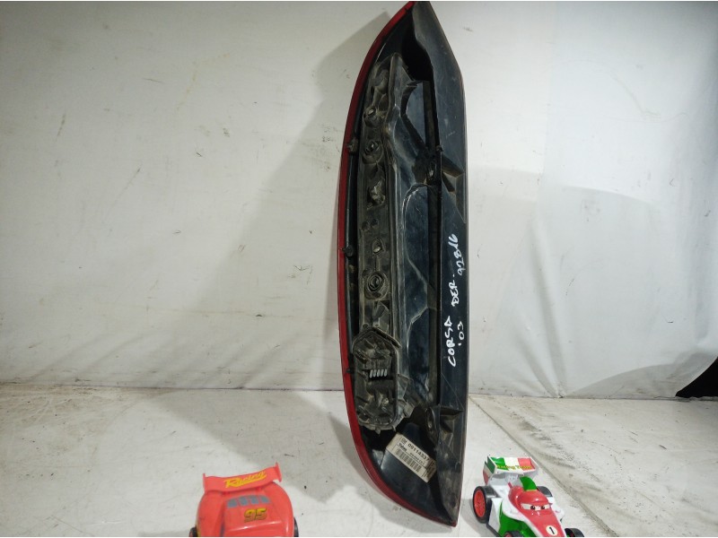 Recambio de piloto trasero derecho para opel corsa c referencia OEM IAM 09114337 09114337 09114337