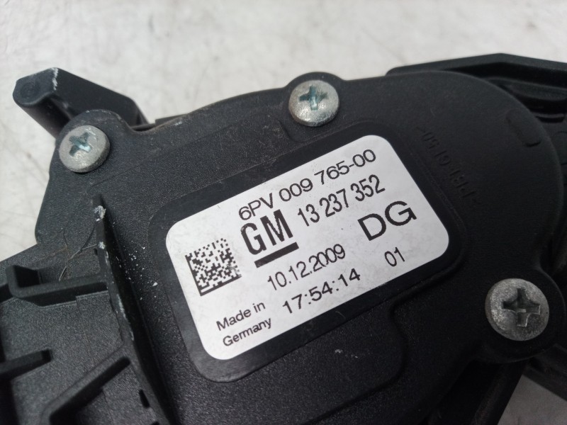 Recambio de pedal acelerador para opel insignia sports tourer cosmo referencia OEM IAM 13237352 13237352 13237352