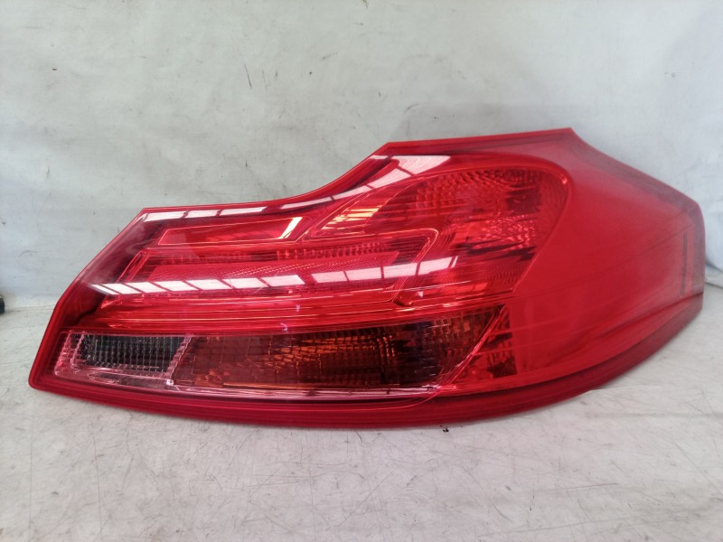 Recambio de piloto trasero derecho para opel insignia sports tourer cosmo referencia OEM IAM 13277877 13277877 13277877