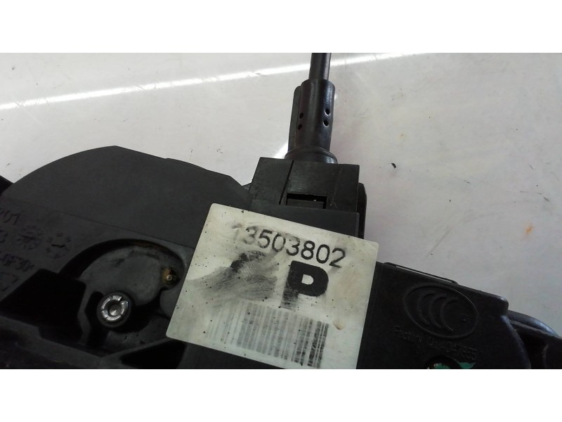 Recambio de cerradura puerta delantera derecha para opel insignia berlina cosmo referencia OEM IAM 13503802 13503802 13503802