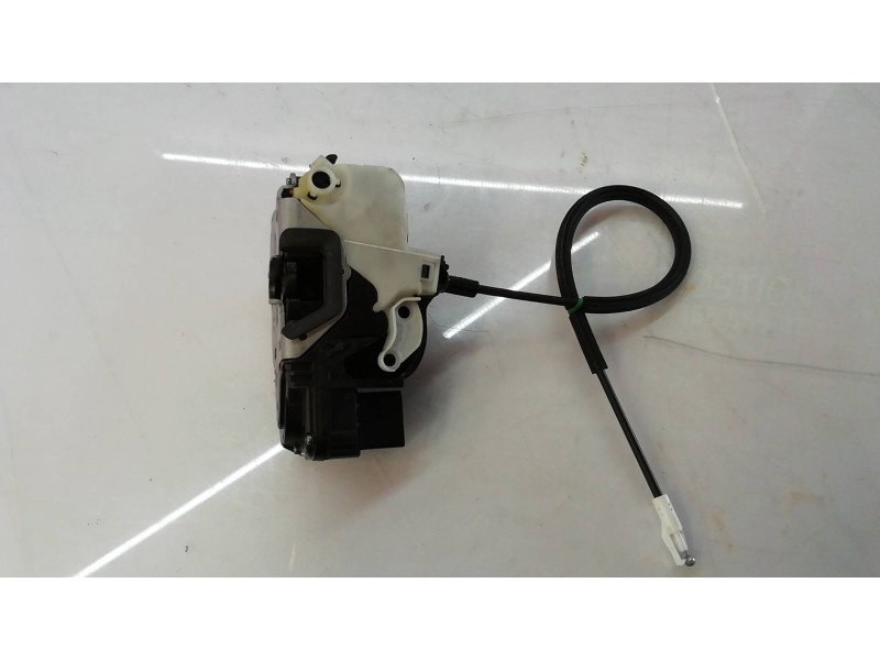 Recambio de cerradura puerta delantera derecha para opel insignia berlina cosmo referencia OEM IAM 13503802 13503802 13503802