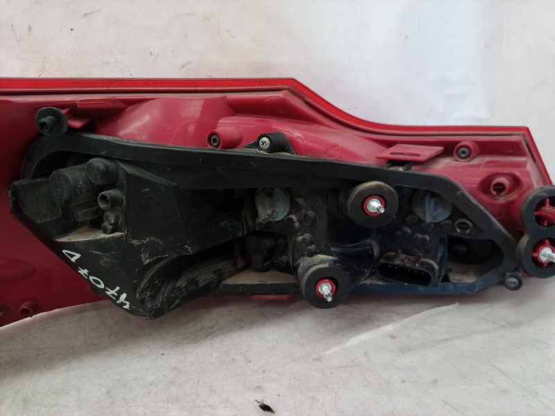 Recambio de piloto trasero derecho para opel insignia sports tourer cosmo referencia OEM IAM 13277877 13277877 13277877