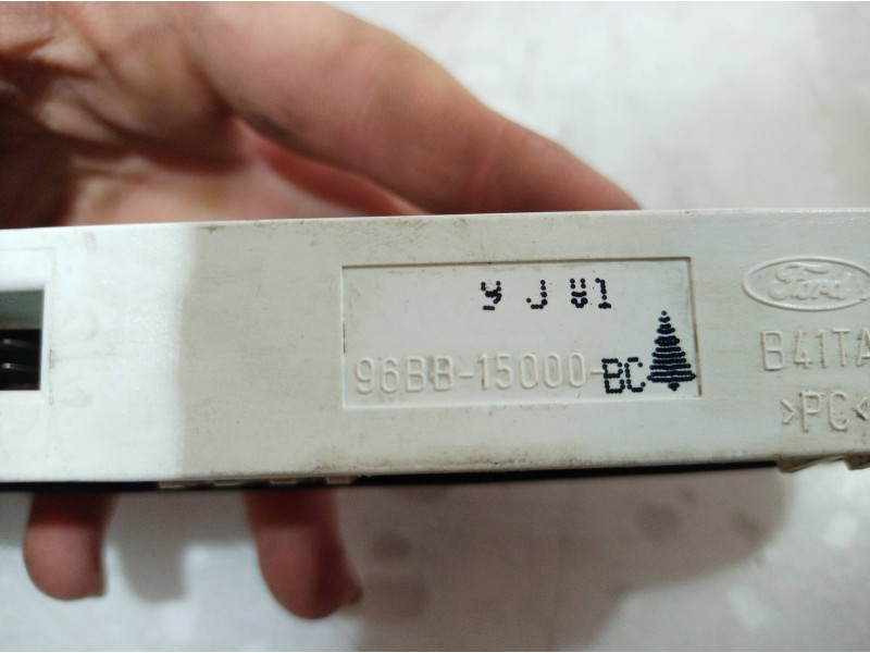 Recambio de pantalla multifuncion para ford mondeo berlina (gd) ambiente referencia OEM IAM 96BB15000 96BB15000 96BB15000