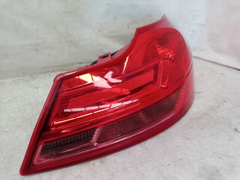 Recambio de piloto trasero derecho para opel insignia sports tourer cosmo referencia OEM IAM 13277877 13277877 13277877