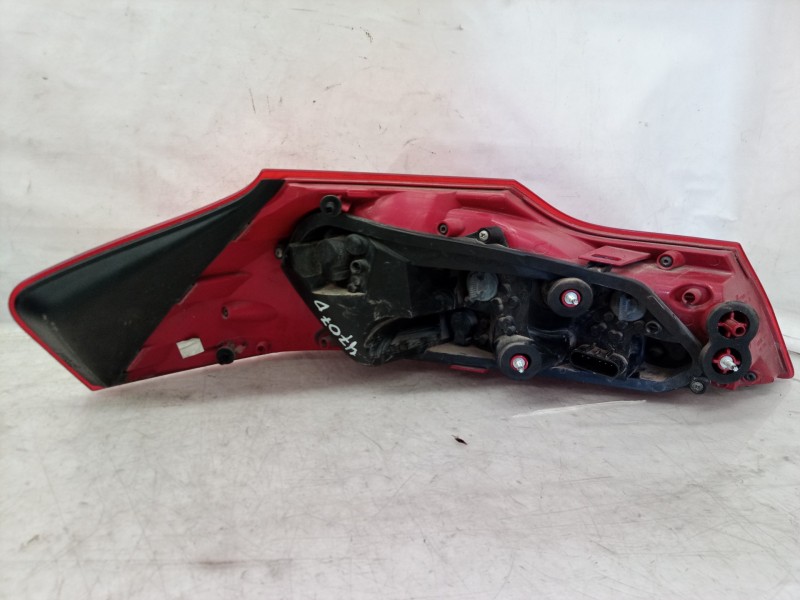 Recambio de piloto trasero derecho para opel insignia sports tourer cosmo referencia OEM IAM 13277877 13277877 13277877