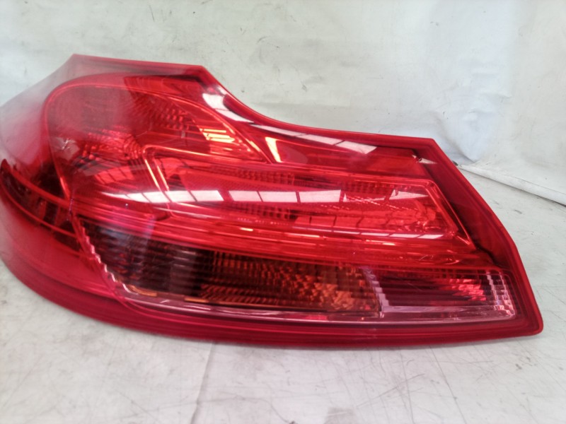 Recambio de piloto trasero izquierdo para opel insignia sports tourer cosmo referencia OEM IAM 13226856 13226856 13226856