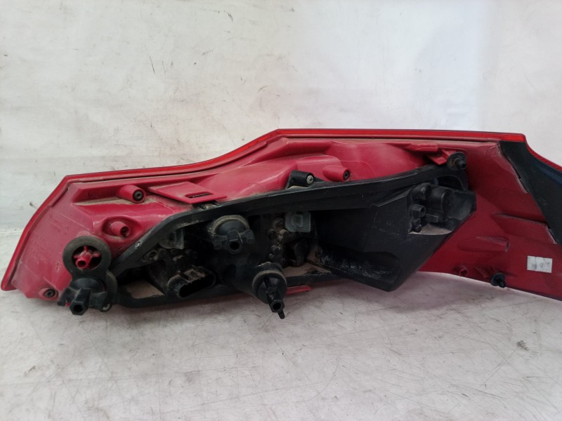 Recambio de piloto trasero izquierdo para opel insignia sports tourer cosmo referencia OEM IAM 13226856 13226856 13226856