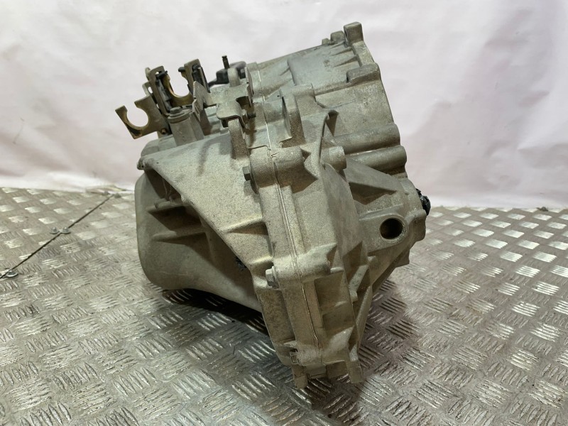 Recambio de caja cambios para volvo v70 familiar 2.4 / 2.5 (103kw / 106kw) referencia OEM IAM 1023705 1023705 1023705