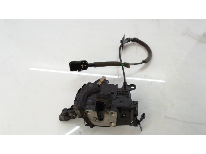 Recambio de cerradura puerta trasera izquierda para opel insignia berlina cosmo referencia OEM IAM 805031332R 805031332 80503133