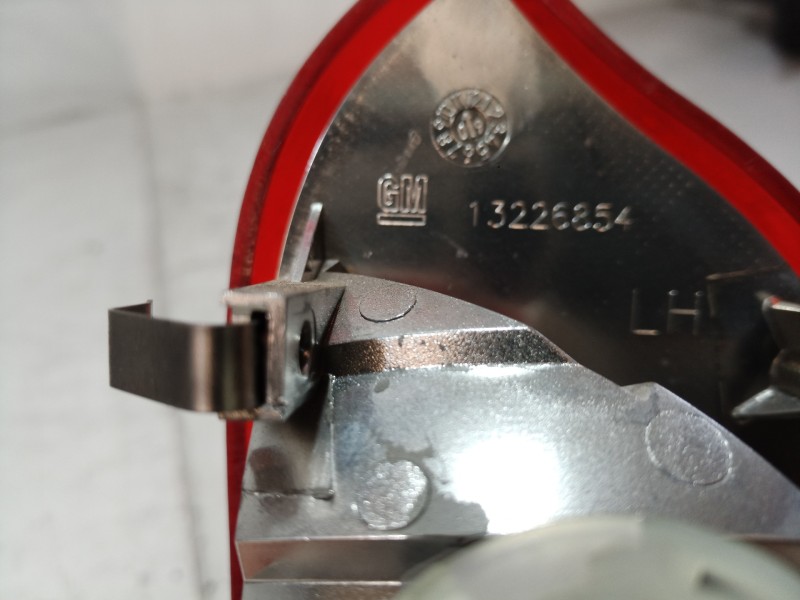 Recambio de piloto trasero izquierdo para opel insignia sports tourer cosmo referencia OEM IAM 13226854 13226854 13226854