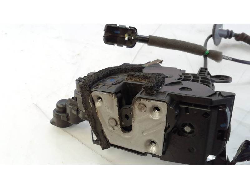 Recambio de cerradura puerta trasera izquierda para opel insignia berlina cosmo referencia OEM IAM 805031332R 805031332 80503133