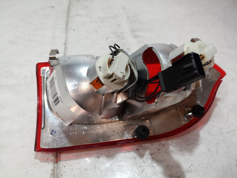 Recambio de piloto trasero izquierdo para opel insignia sports tourer cosmo referencia OEM IAM 13226854 13226854 13226854