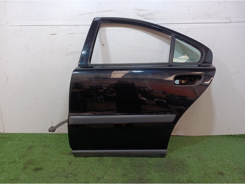 Recambio de puerta trasera izquierda para volvo s60 berlina referencia OEM IAM   