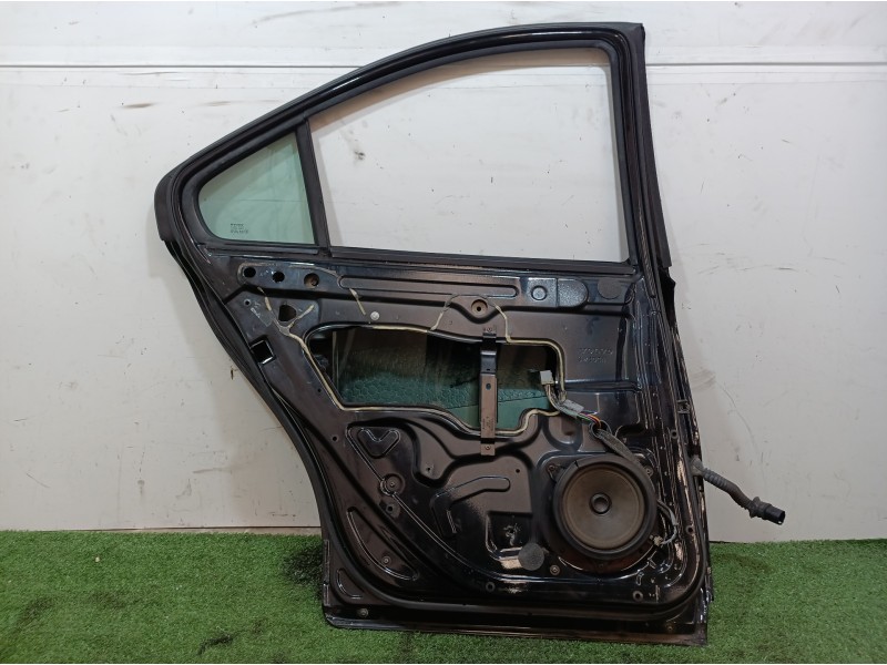 Recambio de puerta trasera izquierda para volvo s60 berlina referencia OEM IAM   
