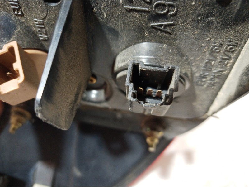 Recambio de piloto trasero derecho para nissan almera (n16/e) referencia OEM IAM A98R A98R A98 Recambio de piloto trasero derecho para nissan almera (n16/e) referencia OEM IAM A98R A98R A98