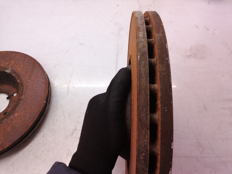 Recambio de disco freno delantero para peugeot 407 st confort pack referencia OEM IAM 4249A9  