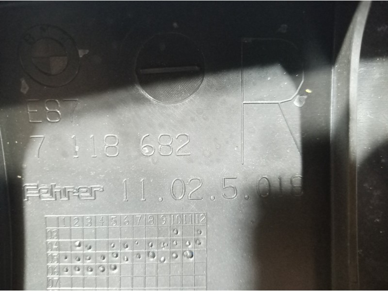 Recambio de moldura interior para bmw serie 1 berlina (e81/e87) 118d referencia OEM IAM 7118681 7118681 7118682