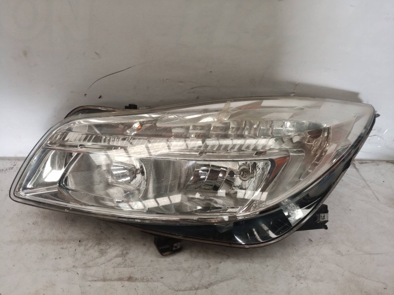 Recambio de faro izquierdo para opel insignia berlina cosmo referencia OEM IAM 168857 168857 168857