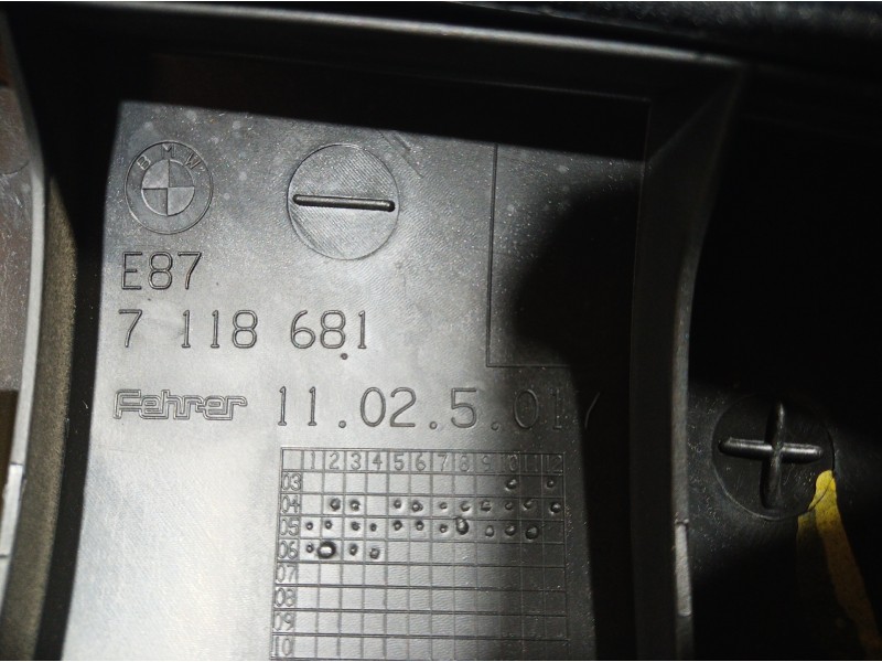 Recambio de moldura interior para bmw serie 1 berlina (e81/e87) 118d referencia OEM IAM 7118681 7118681 7118682